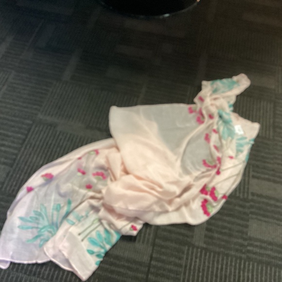 ELIZEBETH GILLETT colorful embroidered flower SHAWL - Picture 5 of 7